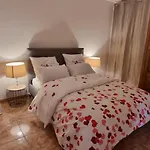 בית נופש Maison De Avec Garage *
