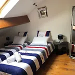 Maison De Avec Garage פראד