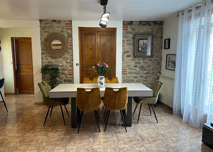 Semesterbostad Maison De Avec Garage